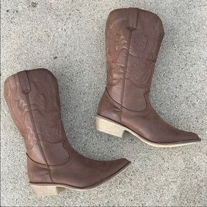 Women’s Cowboy Boots 🤠